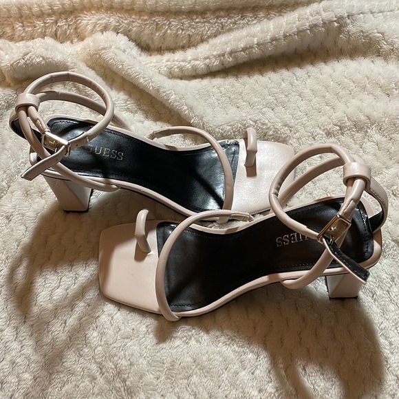 Guess Aubrea Sandal - Picture 7 of 7